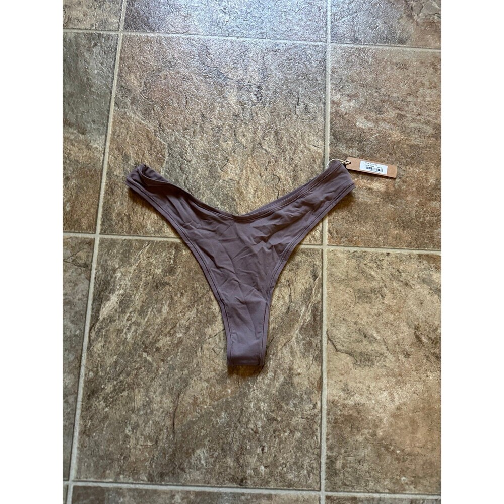 Skims Fits Everybody Dipped Front Thong Umber 3X